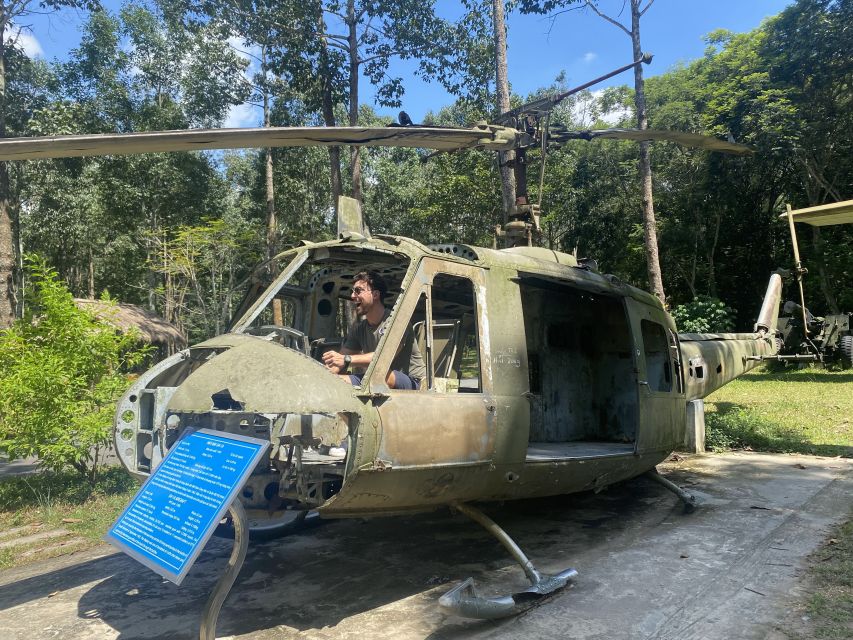 HCMC: English or German War History Tour: Tunnels & Museums - Inside the Cu Chi Tunnels