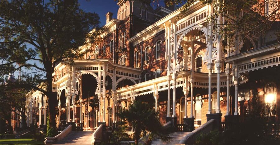 Henry B. Plant Museum Entry Ticket with Audio Guide - Entering the Tampa Bay Hotel