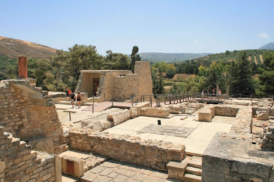 Heraklio:Knossos Palace-Museum-Heraklio ALL IN SKIP The line - Two hours to get a taste of Heraklion
