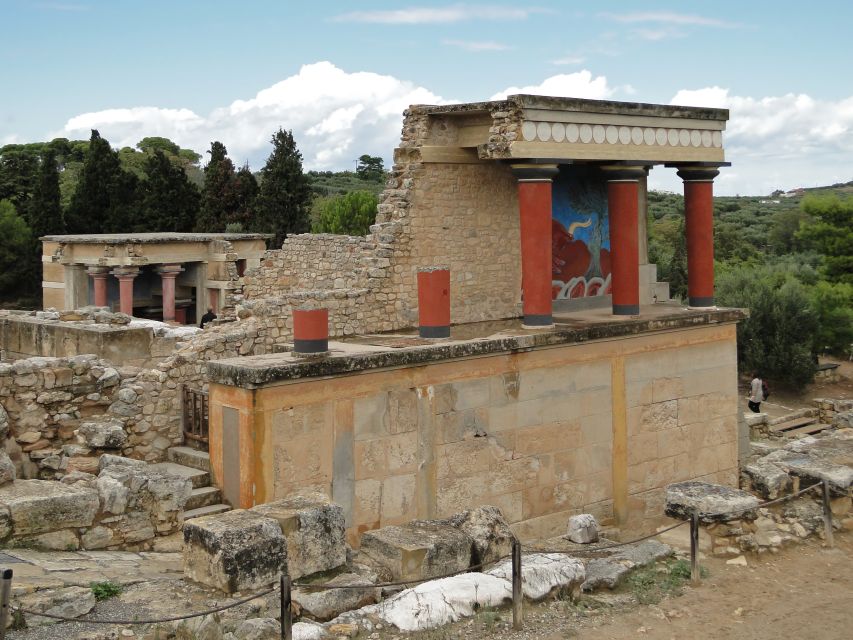 Heraklio:Knossos Palace-Museum-Heraklio ALL IN SKIP The line - Why the museum changes your view of the palace