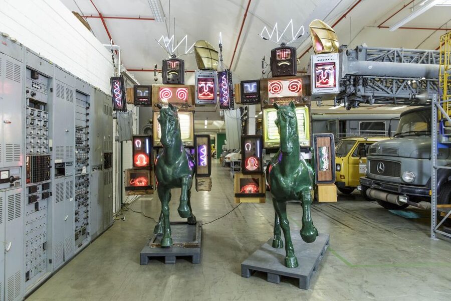 Heusenstamm:tour of the Depot of the museum of communication - Heusenstamm reveals the collection behind the museum