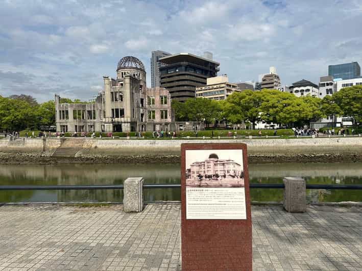 Hiroshima; Hiroshima Peace Memorial Museum and Castle Tour - Walking through Peace Memorial Park