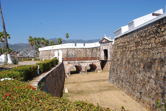 Historical Immersion 6Hrs San Diego Fort Museum Divers Lunch - Downtown Acapulco begins at Plaza Alvarez