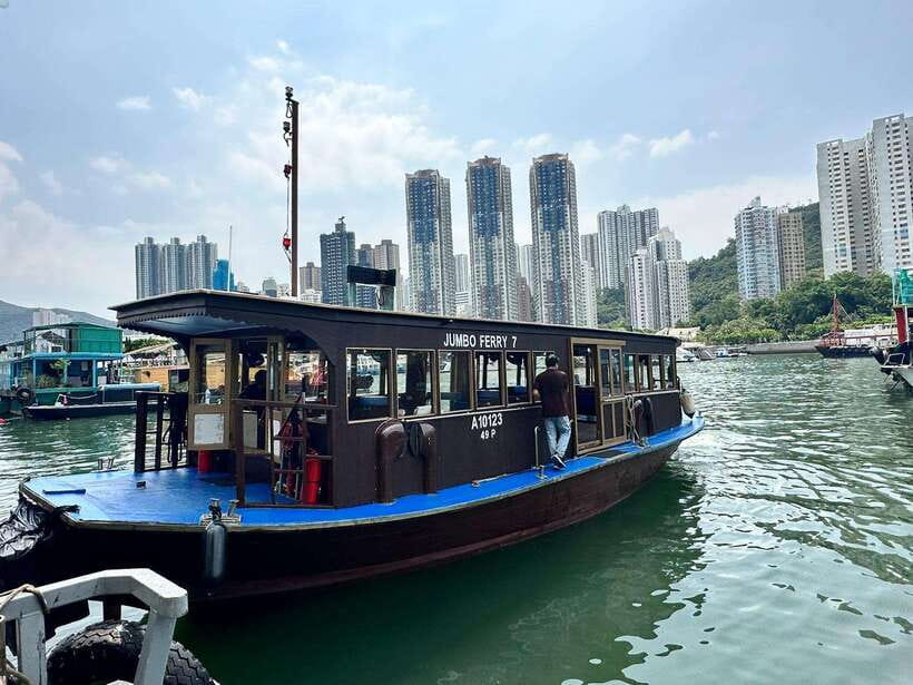 Hong Kong: Aberdeen Boat Tour and Visit Floating Museum - Why Aberdeen tells a different Hong Kong story