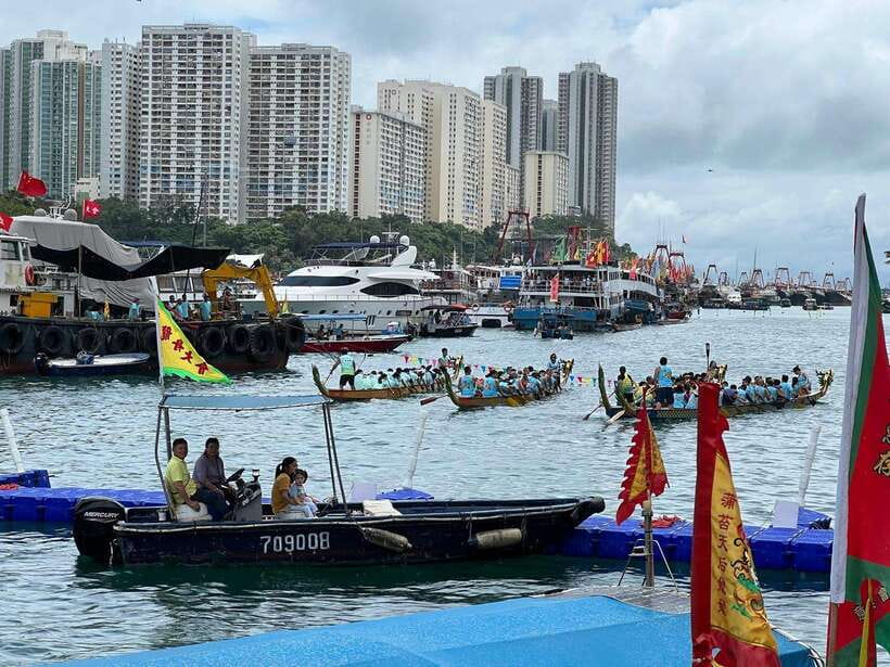 Hong Kong: Aberdeen Boat Tour and Visit Floating Museum - Timing, group size, and the variable duration