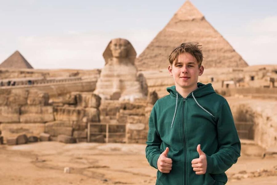 Hurghada: Cairo Pyramids, Sphinx & Egyptian Museum Day Trip - Heat, comfort, and the return to Hurghada