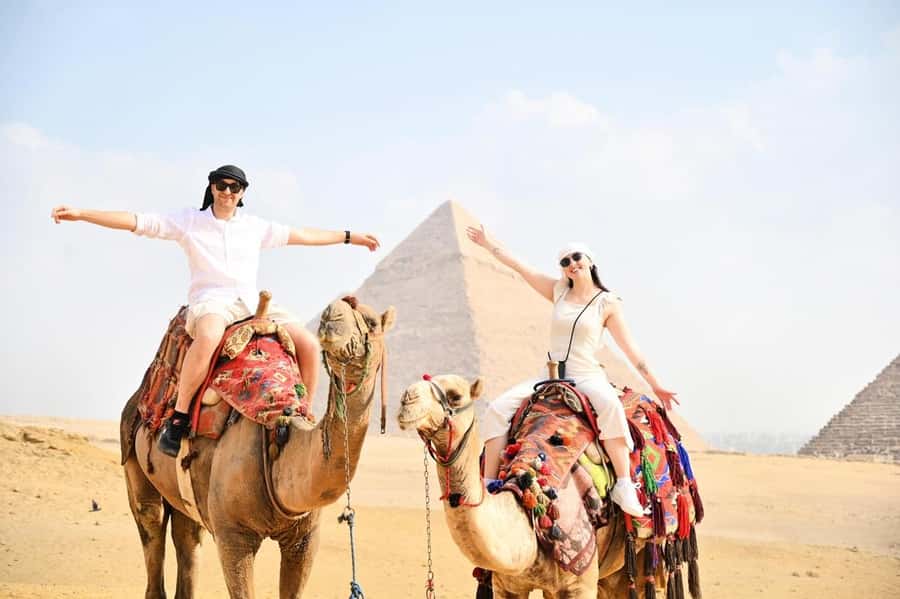 Hurghada: Cairo Pyramids, Sphinx, Museum & Bazaar Day Tour - Key points to know before booking