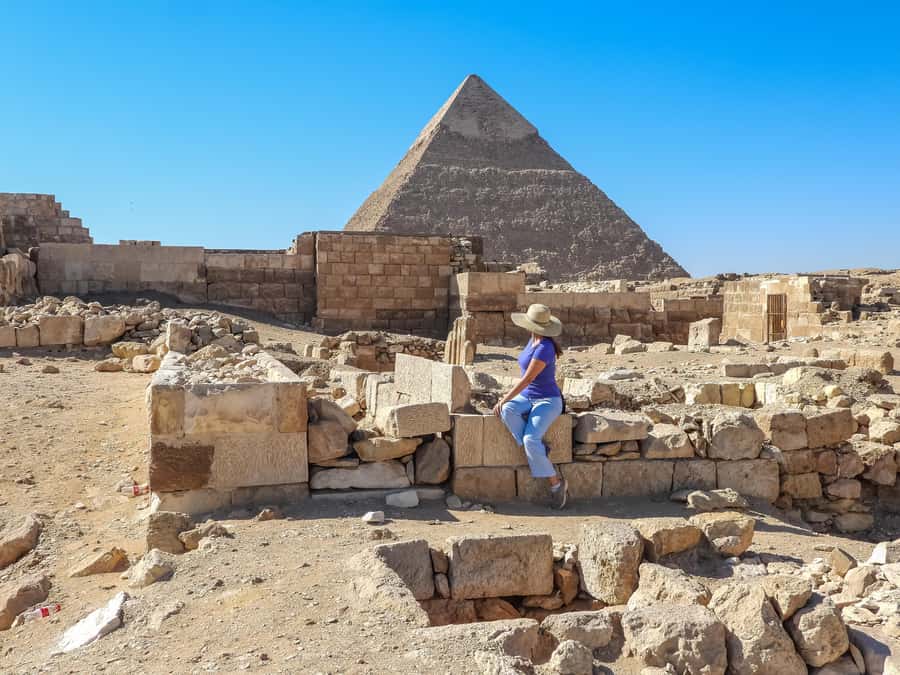 Hurghada: Cairo Pyramids, Sphinx, Museum & Bazaar Day Tour - Who should choose this Cairo day trip?