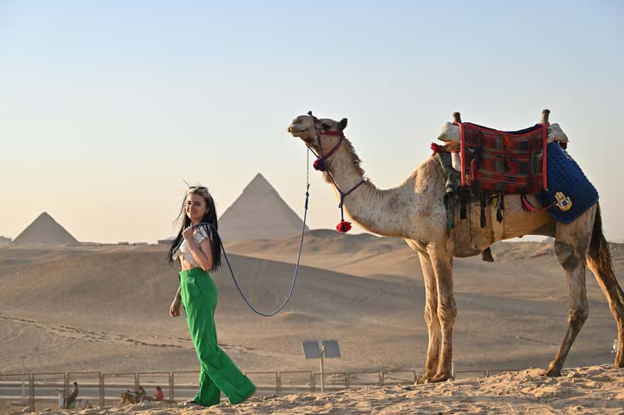 Hurghada Day Trip to Giza Pyramids, Sphinx, Museum and lunch - The 2 AM pickup and the six-hour road journey