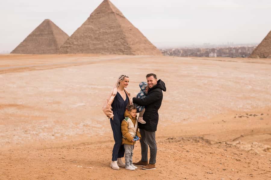 Hurghada: Giza Pyramids, Sphinx, Museum & Old Souq Day Trip - Who should book this day trip