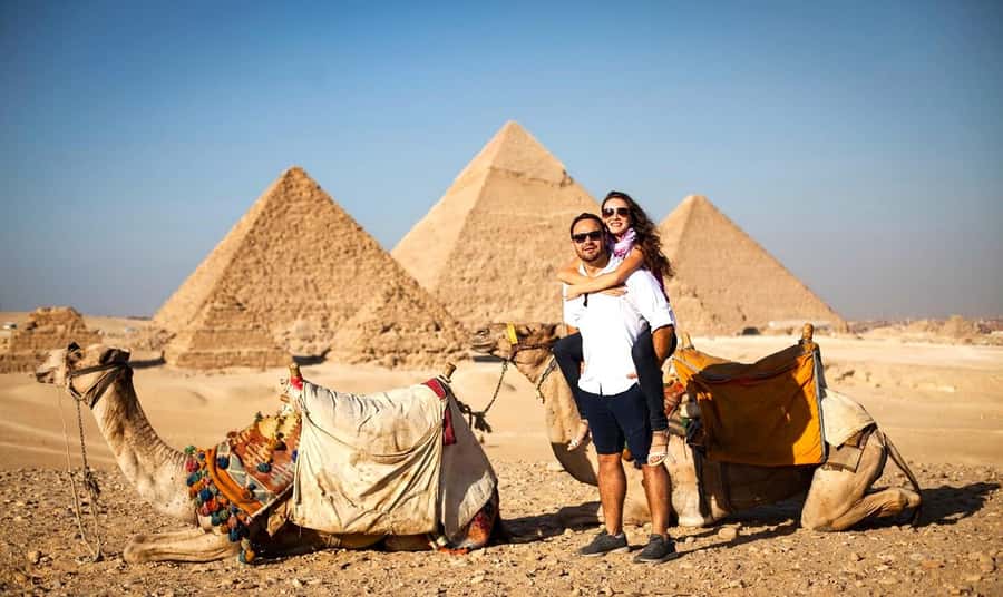 Hurghada: Giza Pyramids, Sphinx, Museum & Old Souq Day Trip - The real cost of a Cairo day from Hurghada