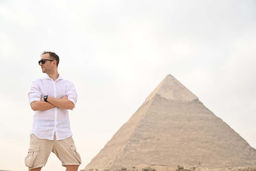 Hurghada: Giza Pyramids, Sphinx, Museum & Old Souq Day Trip - Giza Plateau, the Great Pyramid, and the Sphinx