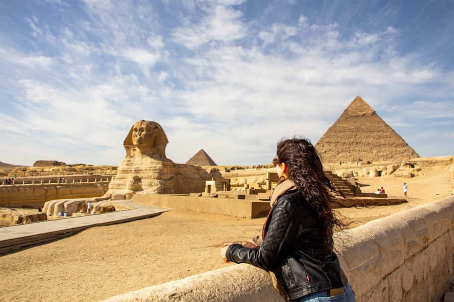 Hurghada: Giza Pyramids, Sphinx, Museum & Old Souq Day Trip - Guides who make a difference