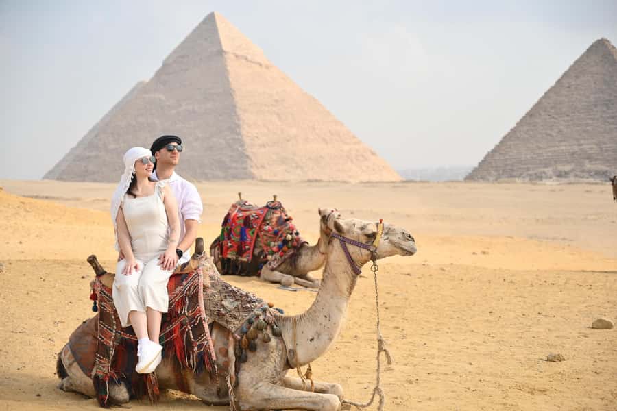 Hurghada: Giza Pyramids, Sphinx, Museum & Old Souq Day Trip - The Hurghada to Cairo road journey