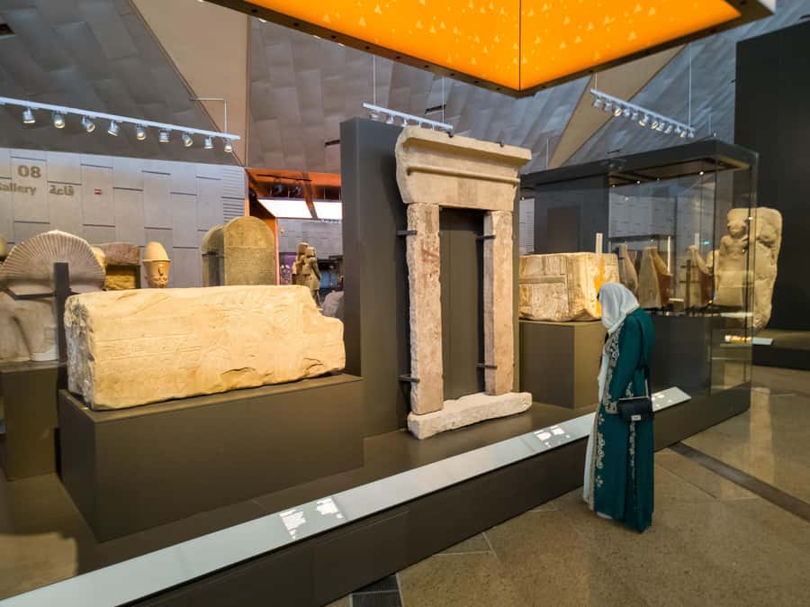 Hurghada: Grand Egyptian Museum, Pyramids & Sphinx Day Tour - The guides are the strongest part of the day