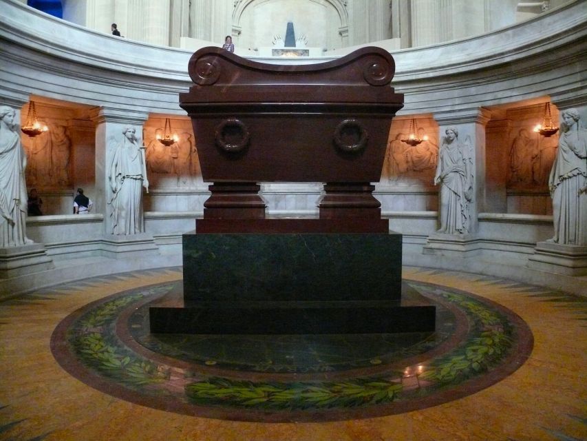 Invalides Museum - WWI & WWII - Guided Tour up to 8 guests - A small group makes two hours work better