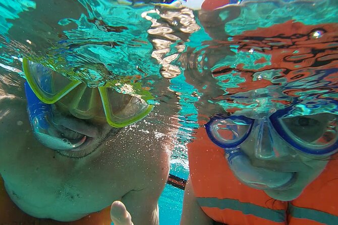 Isla Mujeres: Snorkeling Adventure at the Underwater Museum - Guides who make the outing easier