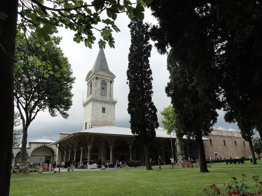 Istanbul: Top Museums Guided Pass - The Grand Bazaar, useful for orientation but risky for shopping