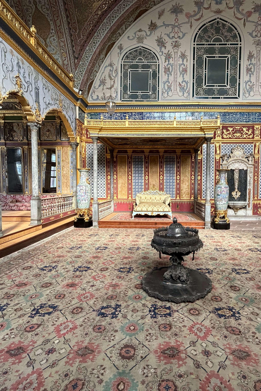 Istanbul: Topkapi Palace & Harem Museum Ticket & Audio Guide - Using the smartphone audio guide