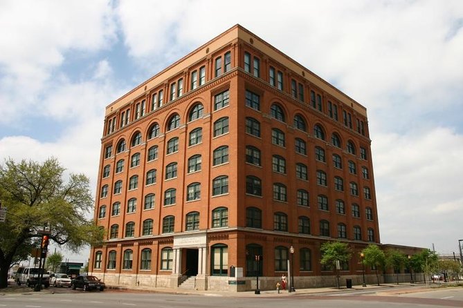 JFK Assassination and Museum Tour with Lee Harvey Oswald Rooming House - Why this JFK tour is more than a Dealey Plaza photo stop
