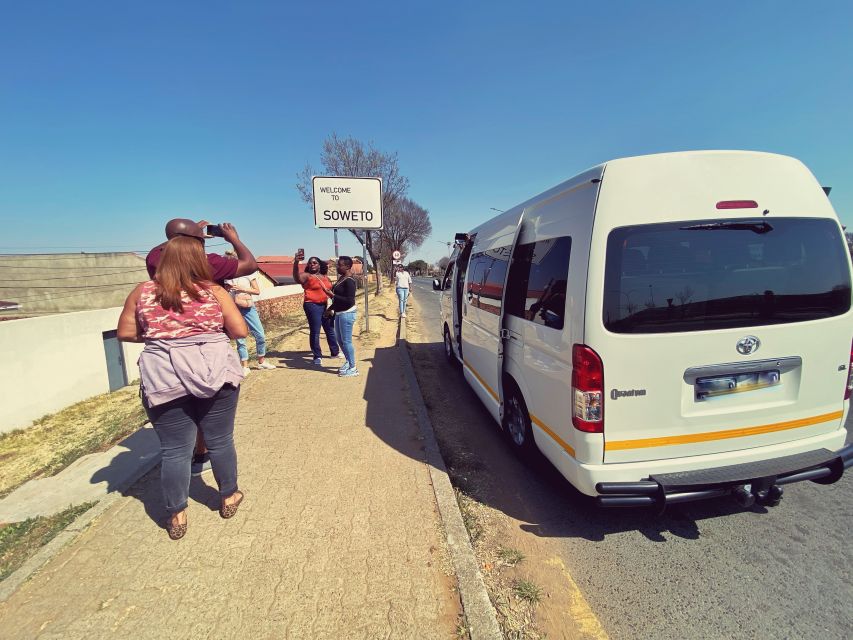 Jo'berg in 1 Day: Soweto, Apartheid Museum & City Tour - Meeting Soweto beyond the famous addresses