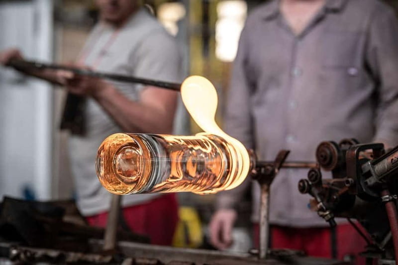 Karlovy Vary: Moser Glassworks Tour with Museum Entry - What the sales gallery adds