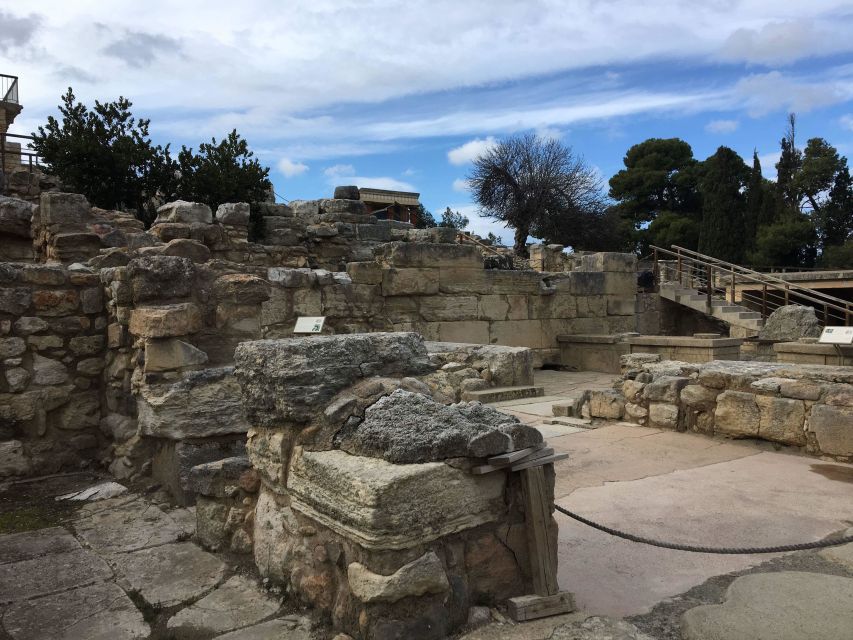 Knossos Palace & Archaeological Museum Private Tour - Why Knossos Makes More Sense With a Guide