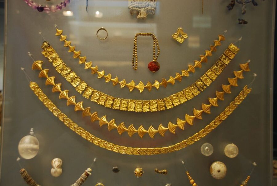 Knossos Palace & Archaeological Museum Private Tour - What the Palace Can and Cannot Show You