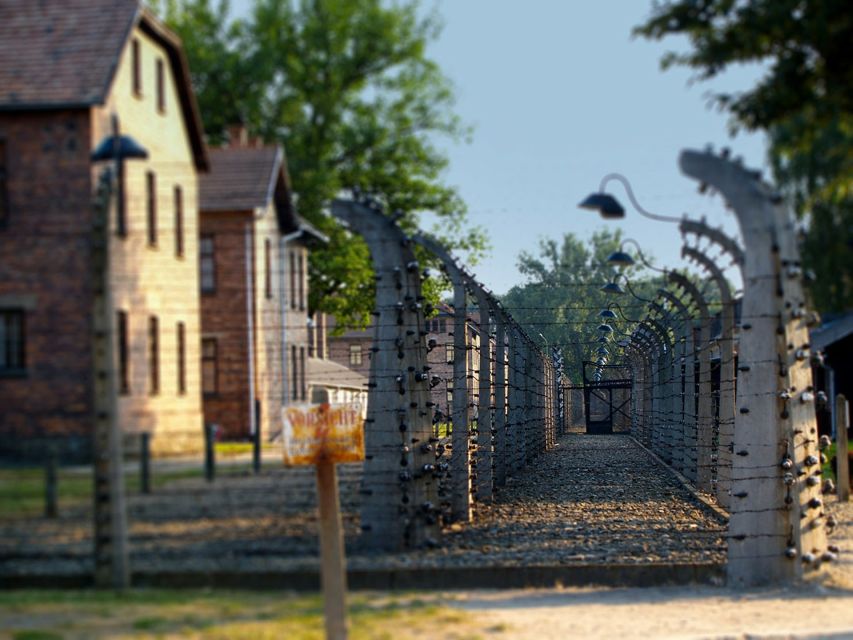 Krakow: Auschwitz Birkenau Museum Guided Tour with Pickup - The 1.5-hour journey from Krakow