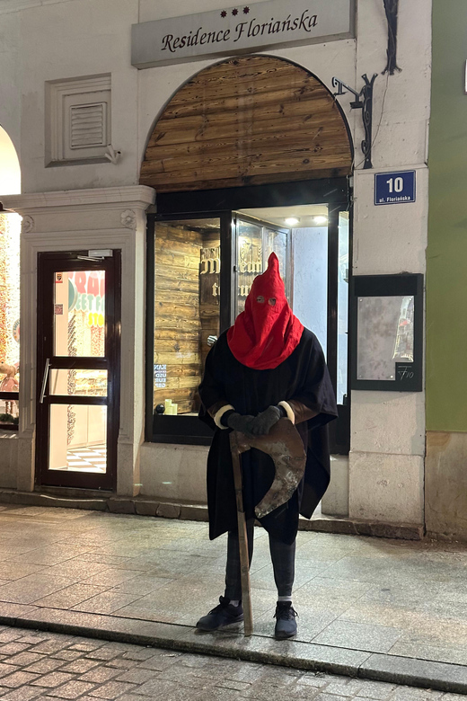 Kraków: Guided Tour of the Torture Museum - Why the guided format matters
