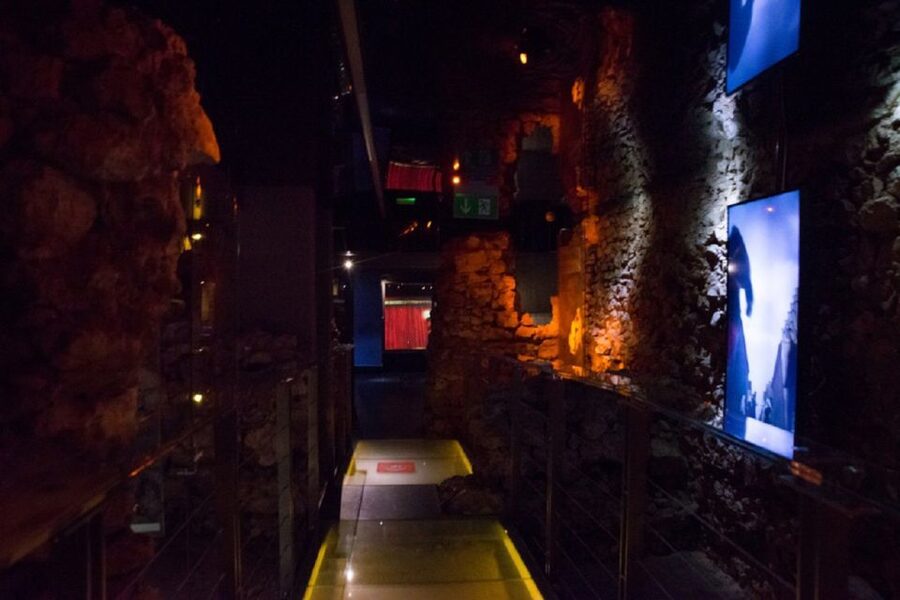 Krakow: Rynek Underground Museum Guided Tour - Holograms, sound, and projections