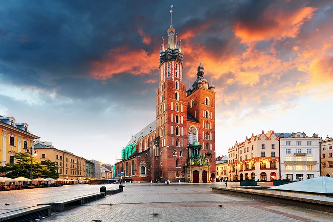 Krakow: Rynek Underground Museum Skip-the-line Guided Tour - Holograms, films, and the sounds of medieval Kraków