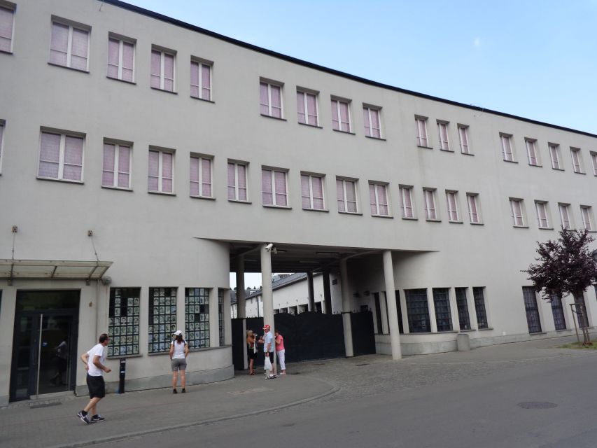 Krakow: Skip-the-line Oskar Schindler’s Museum Private Tour - Who should book this experience?
