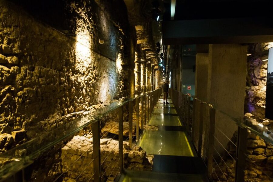 Krakow: Skip-the-Line Rynek Underground Museum Guided Tour - Krakow’s past is buried under the square