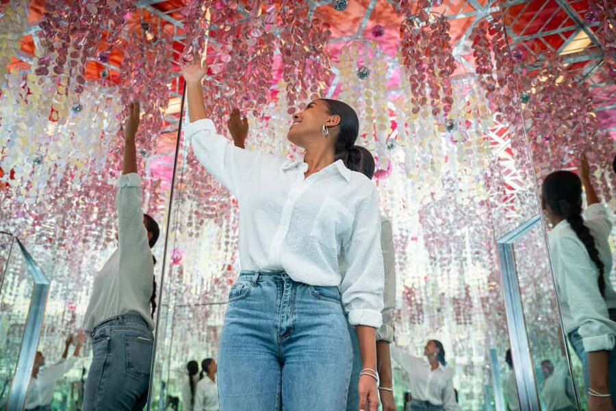 Las Vegas: Museum of Illusions Entry Ticket - Holograms, installations, and sensory tricks