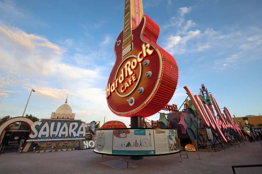 Las Vegas: Neon Museum Experience & Vegas Open-Top Bus Tour - The Welcome to Fabulous Las Vegas sign stop