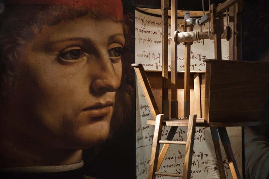 Leonardo da Vinci Museum Tour with Interactive Activities - The Room of Mirrors and Leonardo’s study of light