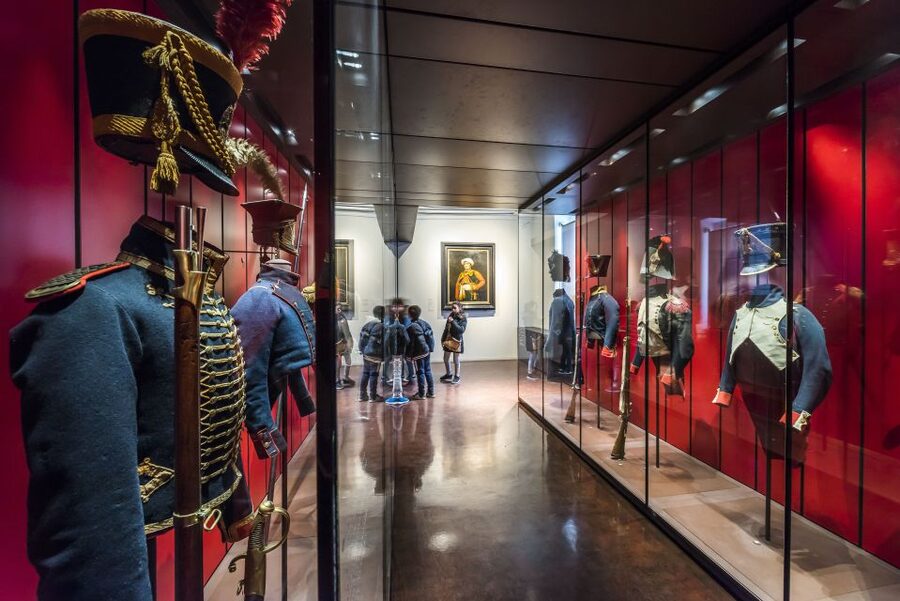 Les Invalides: Napoleon's Tomb & Army Museum Entry - Practical access and movement inside the complex