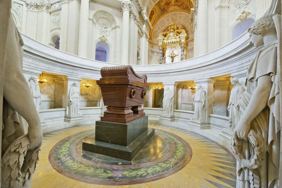 Les Invalides: Napoleon's Tomb & Army Museum Entry - The armor and weapons galleries