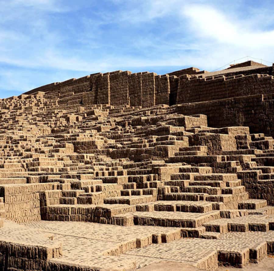 Lima city tour: Larco Museum and Huaca Pucllana - Tuesday’s Huaca Huallamarca alternative