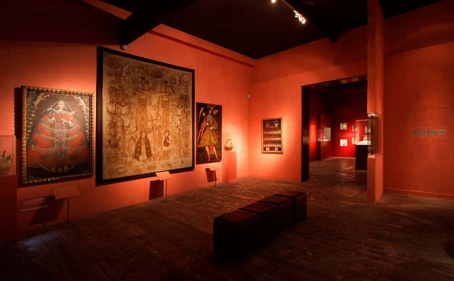 Lima: Half-Day Colonial Lima and Larco Museum Tour - Plaza Mayor and the center of old Lima