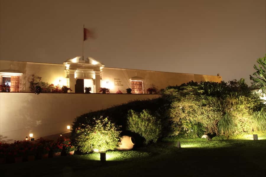 Lima: Huaca Ruins and Larco Museum at Night with Dinner - Why this evening works well in Lima