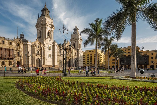 Lima in a Day: City Sightseeing Tour, Larco Museum and Magic Water Circuit - Transport, guides and group size