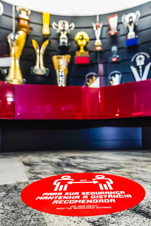 Lisbon: Benfica Museum Tour with Souvenir Scarf - Eusébio, Futre, and Mantorras in one story