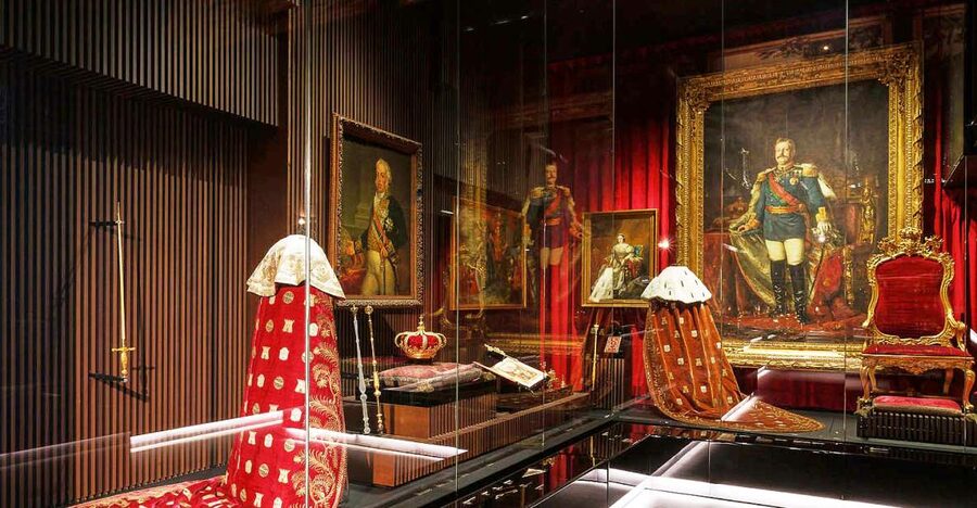 Lisbon: Royal Treasure Museum Entry Ticket - Cafeteria, lounge, and the themed shop