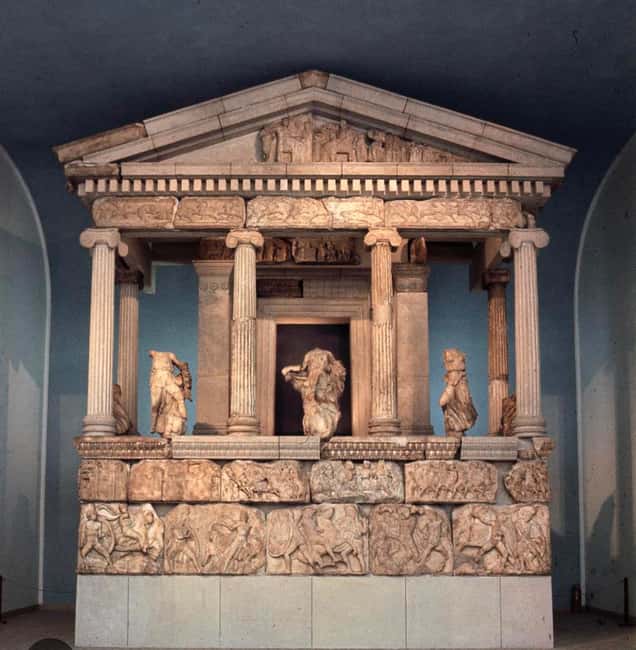 London: British Museum + Guided Tour + Priority Entry - Finding the Montague Place meeting point