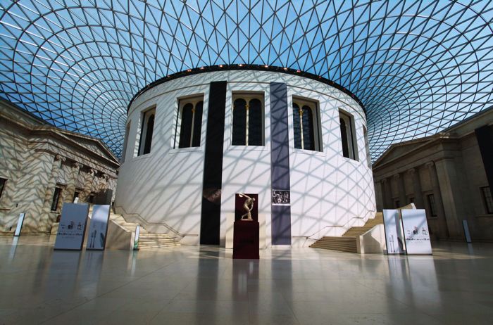 London: Tour of the British Museum - Starting with Greece and the Enlightenment room