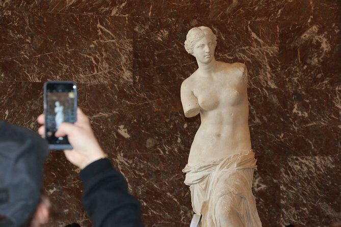 Louvre Museum Access Guided Tour with Mona Lisa - The Mona Lisa stop
