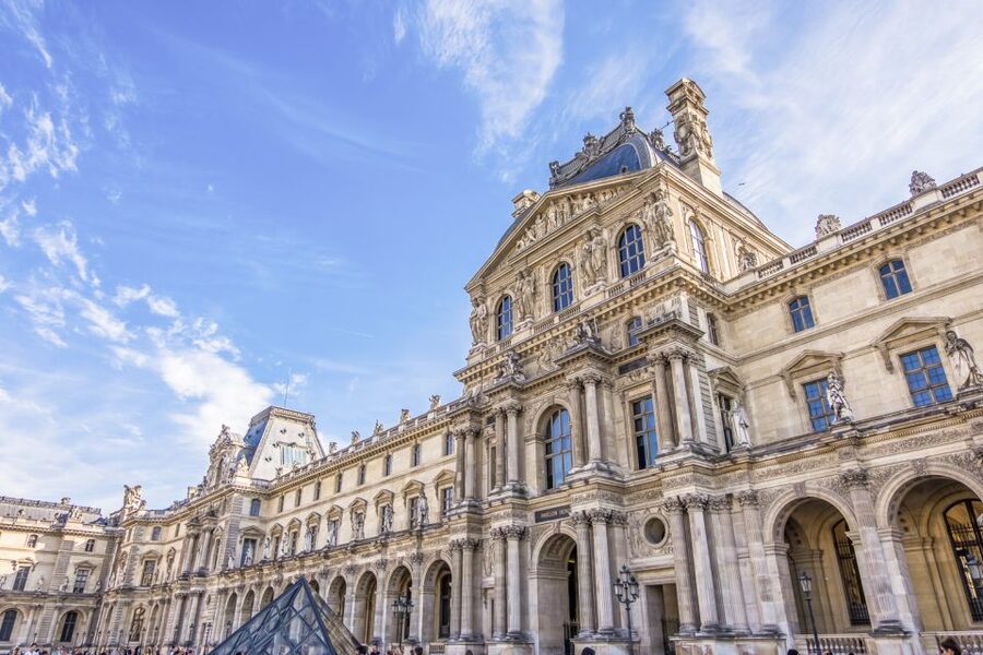 Louvre Museum Child-Friendly Private Tour for Families - Masterpieces chosen for a short family visit