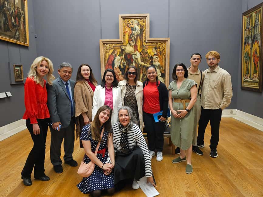 Louvre Museum (Essential) – 2-hour visit in Portuguese with a photo session - The Mona Lisa, with realistic expectations